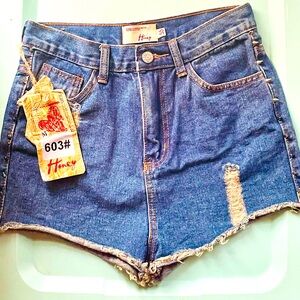 Woman’s M NWT Honey Blue Jean Shorts